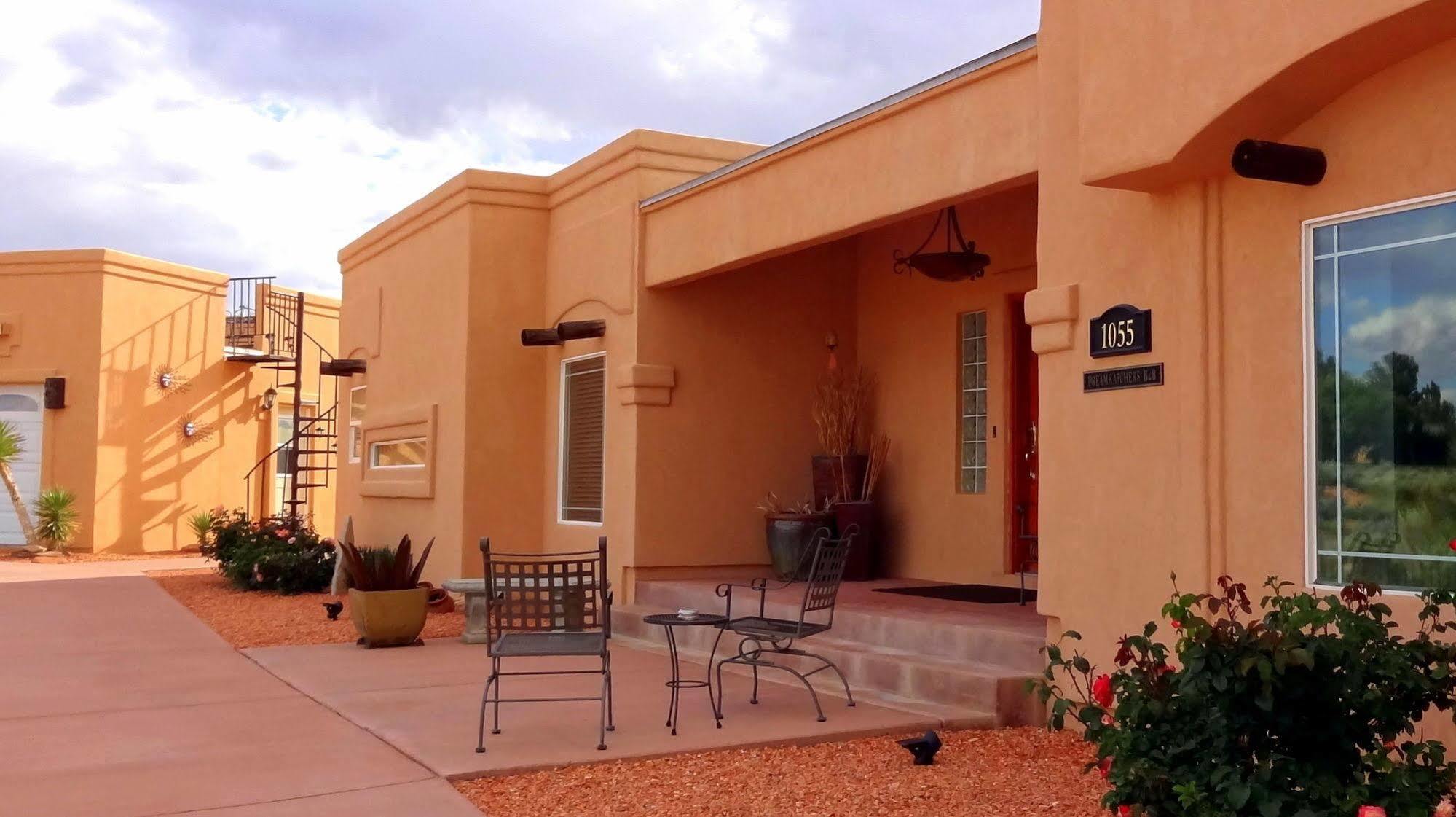 Dreamkatchers Lake Powell Bed & Breakfast Big Water Exterior photo